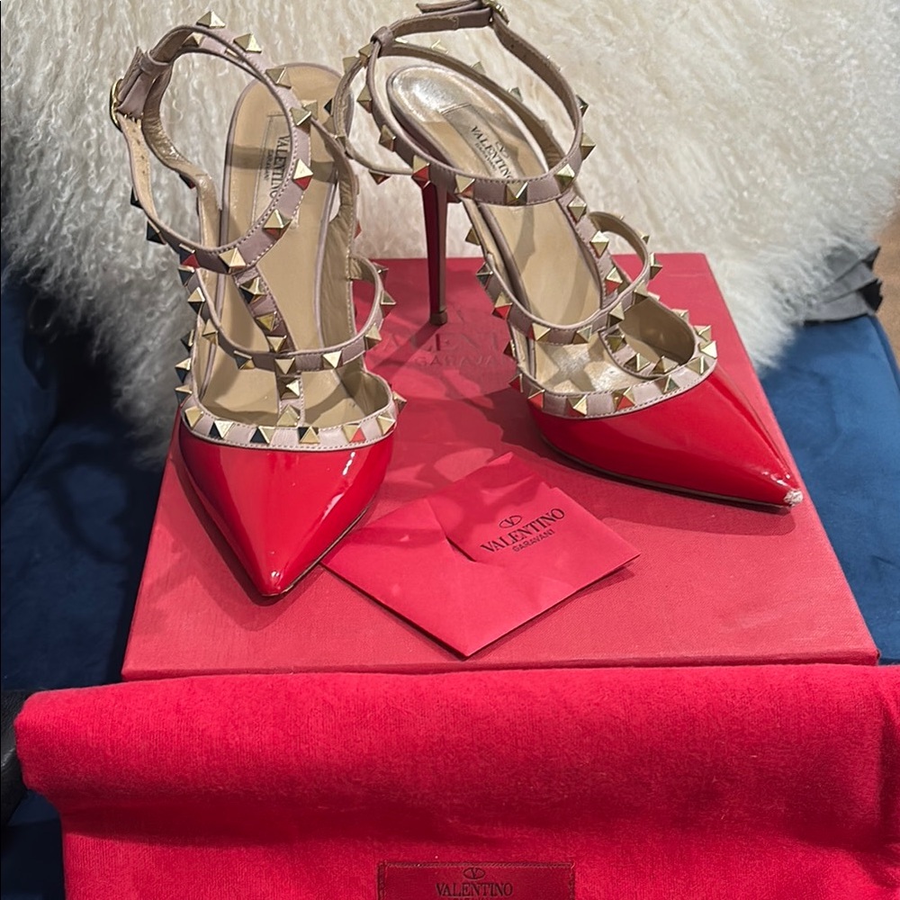Valentino Garavani Red Rockstud Stiletto Pumps(39/8)